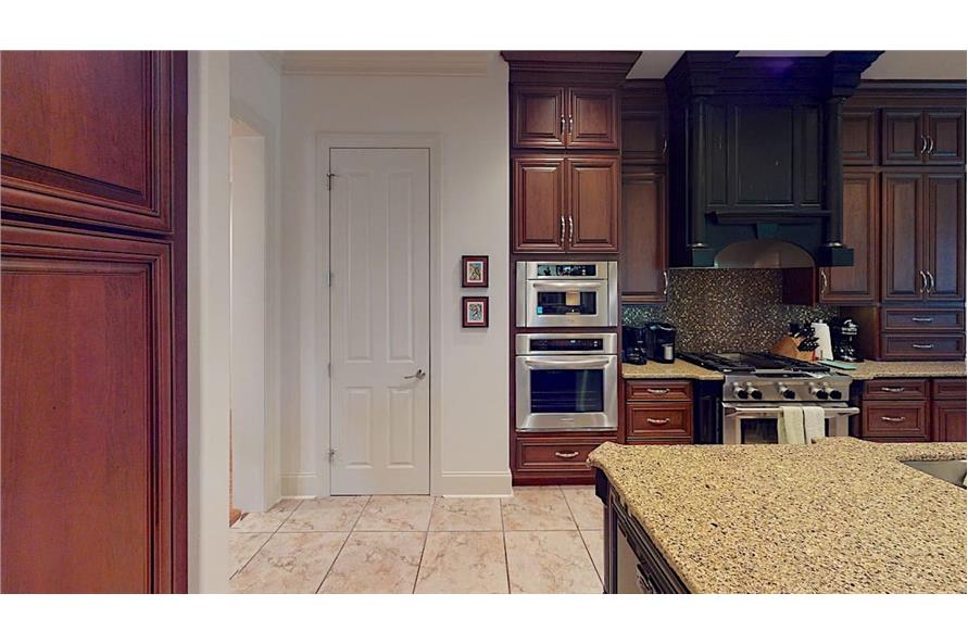 153-1095: Home Interior Photograph-Kitchen: Pantry