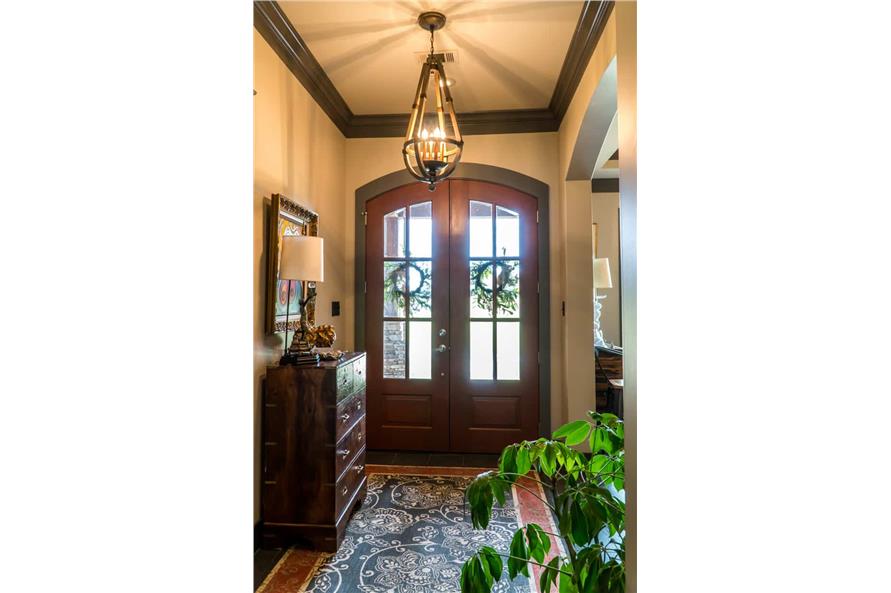 153-2019: Home Interior Photograph-Entry Hall: Foyer